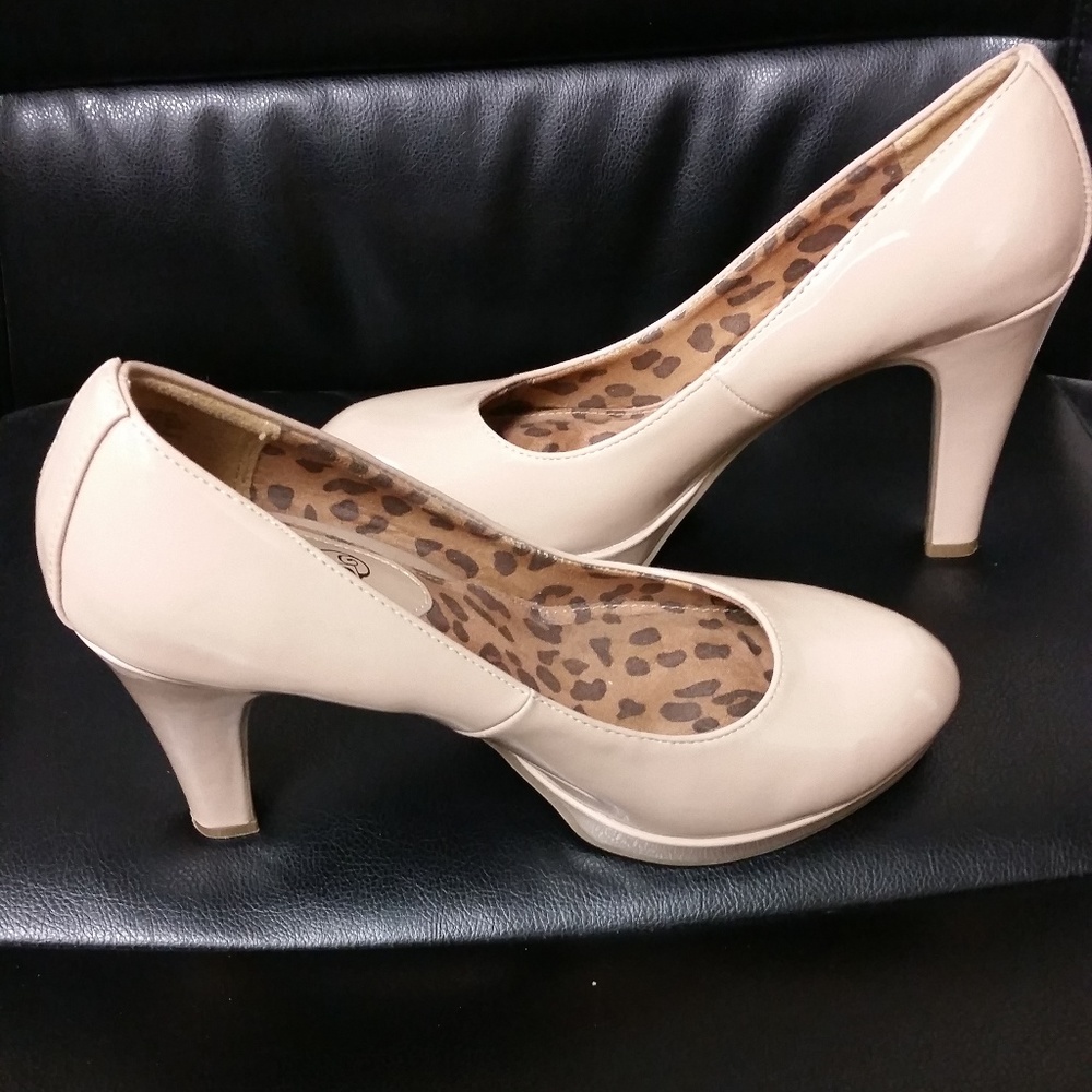 Kenneth Cole Nude Heels